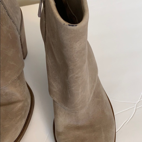 JESSICA SIMPSON  tan buckled short boots size 8. - Picture 9 of 10